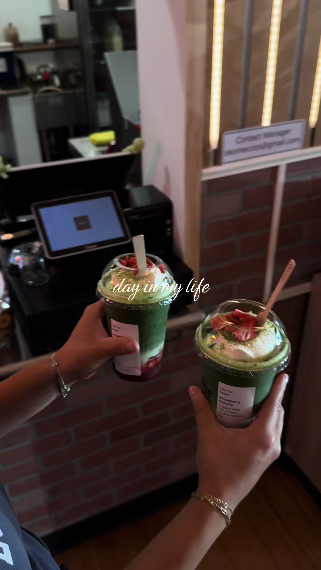 @Lo☆⋆