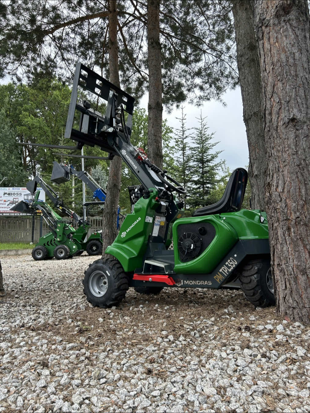 @BOSS SOLIS MINI-TRAKTORKI