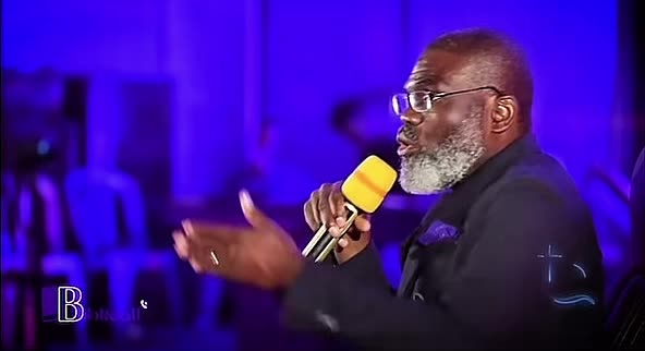 @R&eacute;v&eacute;rend Francis Ngawala