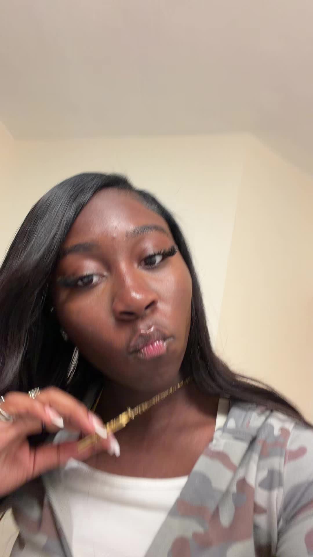 @liahbanksssmain