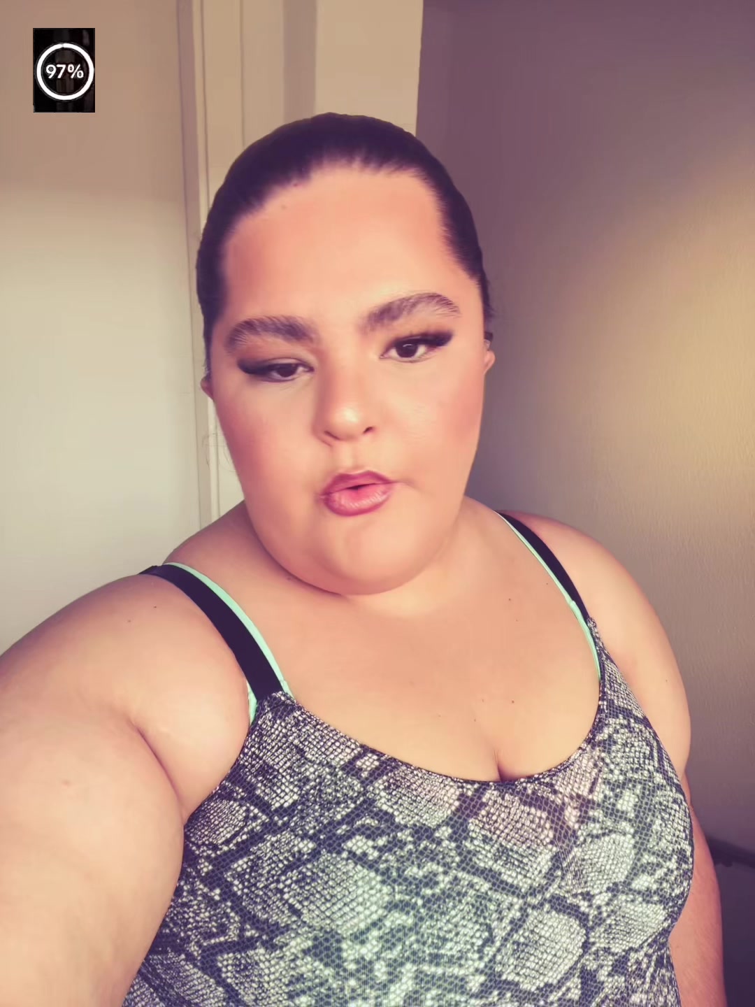 @leonora_official
