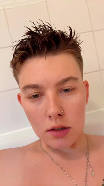 @Anna26🏳️🌈
