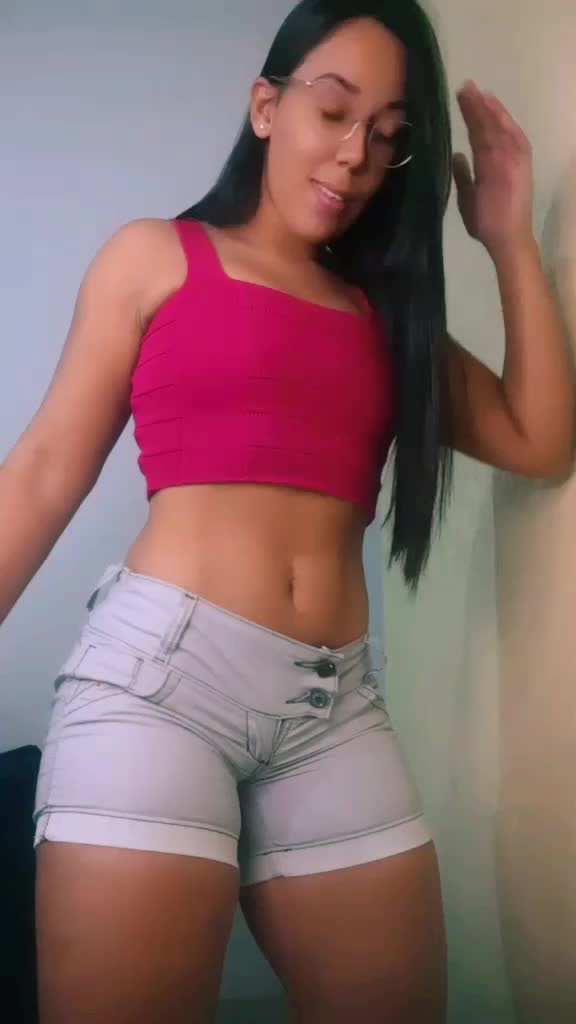 @larissaqueiroz