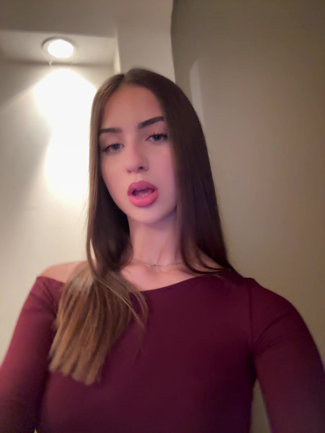 @𝐾𝑙𝑎𝑟𝑎 𝐽𝑎𝑚𝑛𝑖𝑘𝑎𝑟