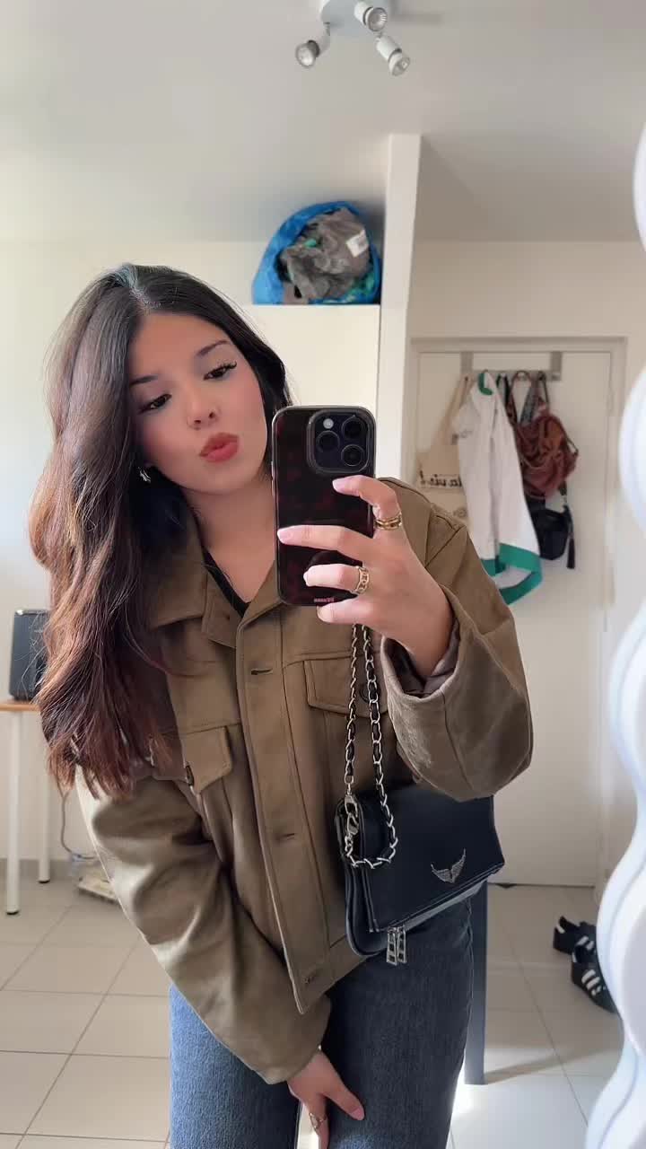 @inès