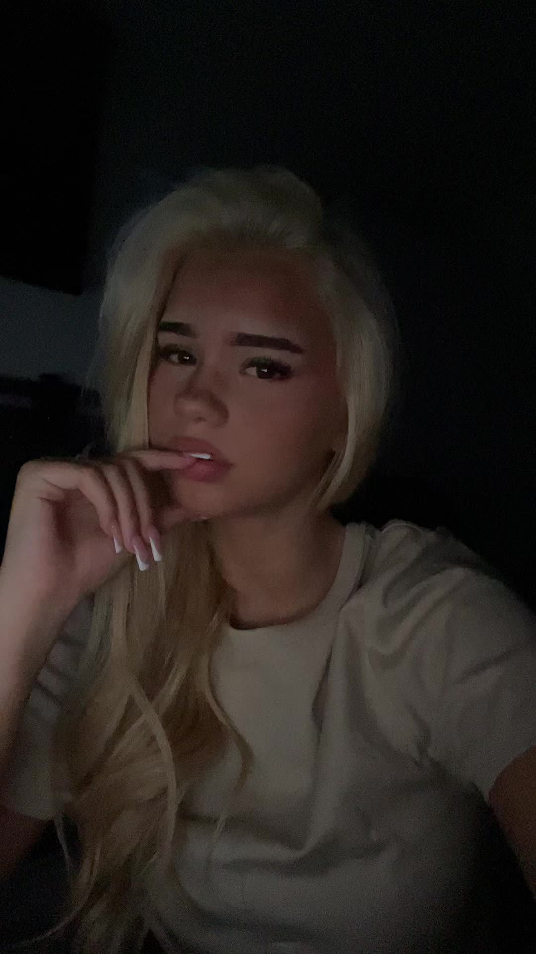 @💎𝐌𝐈𝐊𝐀 𝐁𝐑𝐎𝐎𝐊𝐒💎