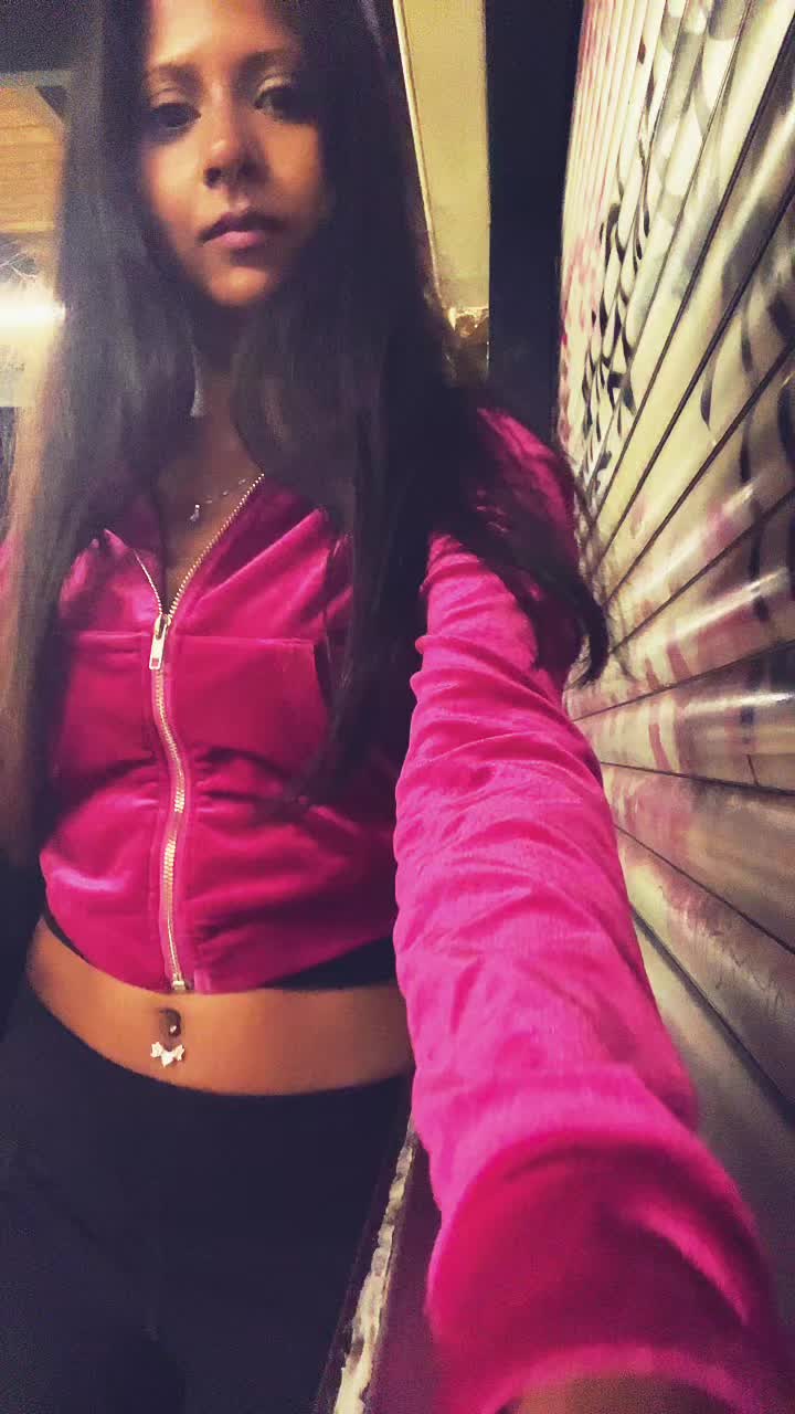 @Dancing girl
