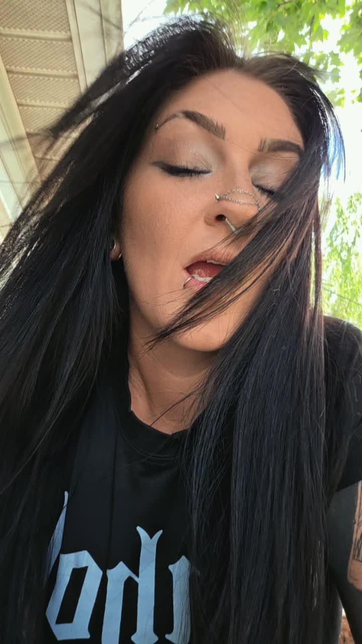 @Kayla 🤙🖤🤘