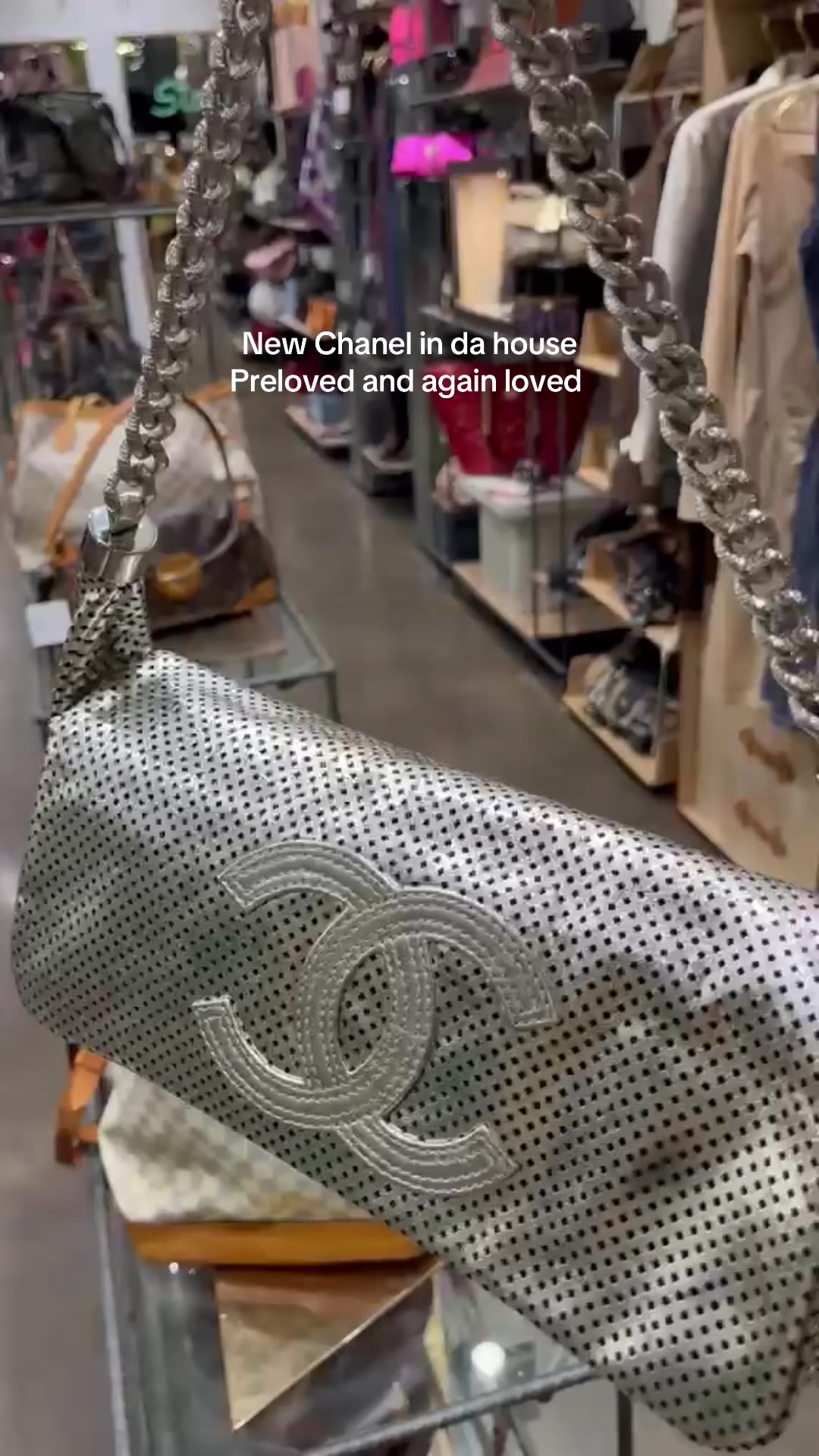 @MOOD iconic bags & vermut