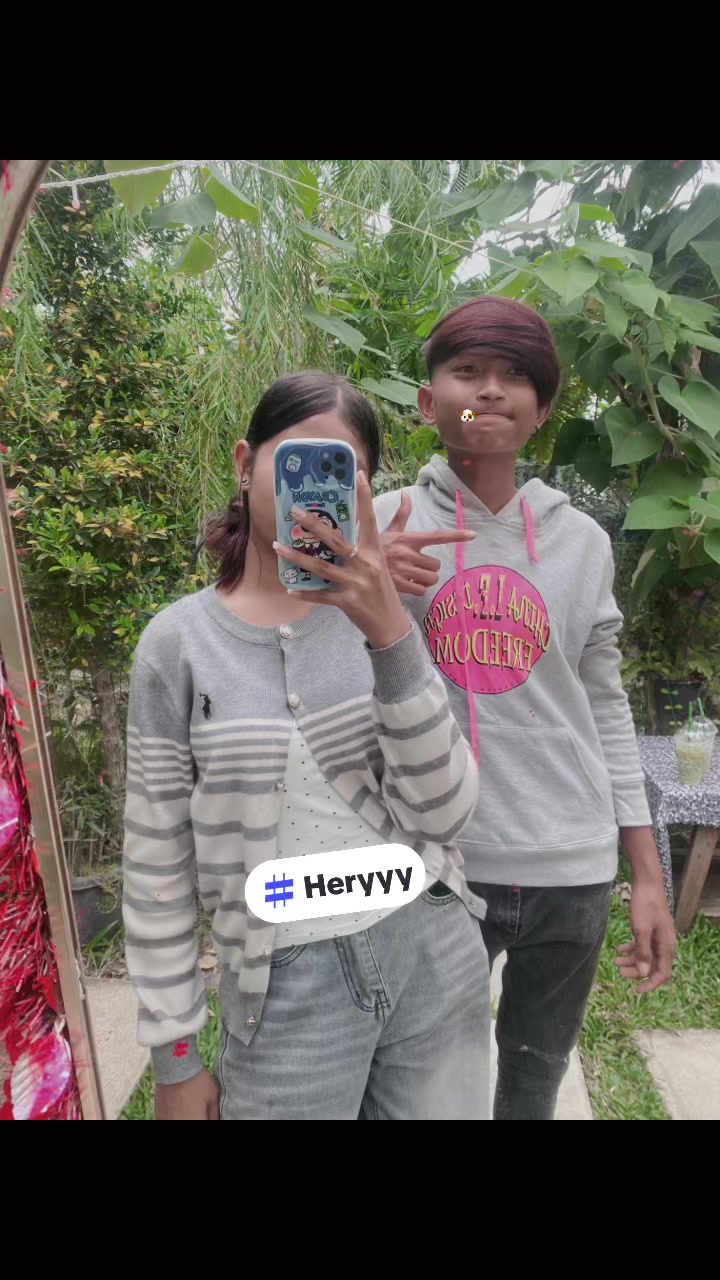 @ស្រីតាក្មេងខ្ជូត