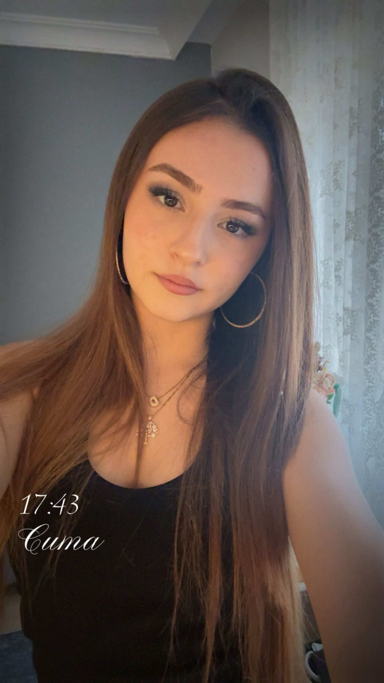 @𝐝𝐚𝐩𝐡𝐧𝐞