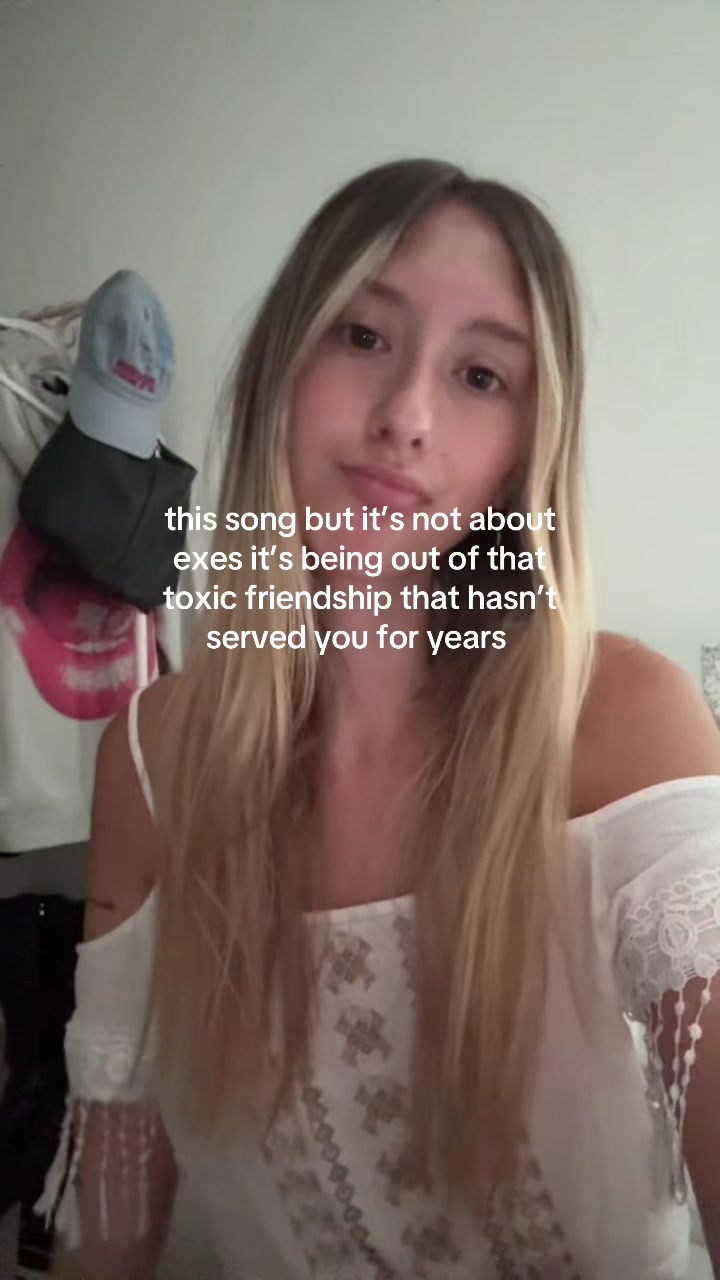 @lex⋆ ˚｡⋆౨ৎ˚