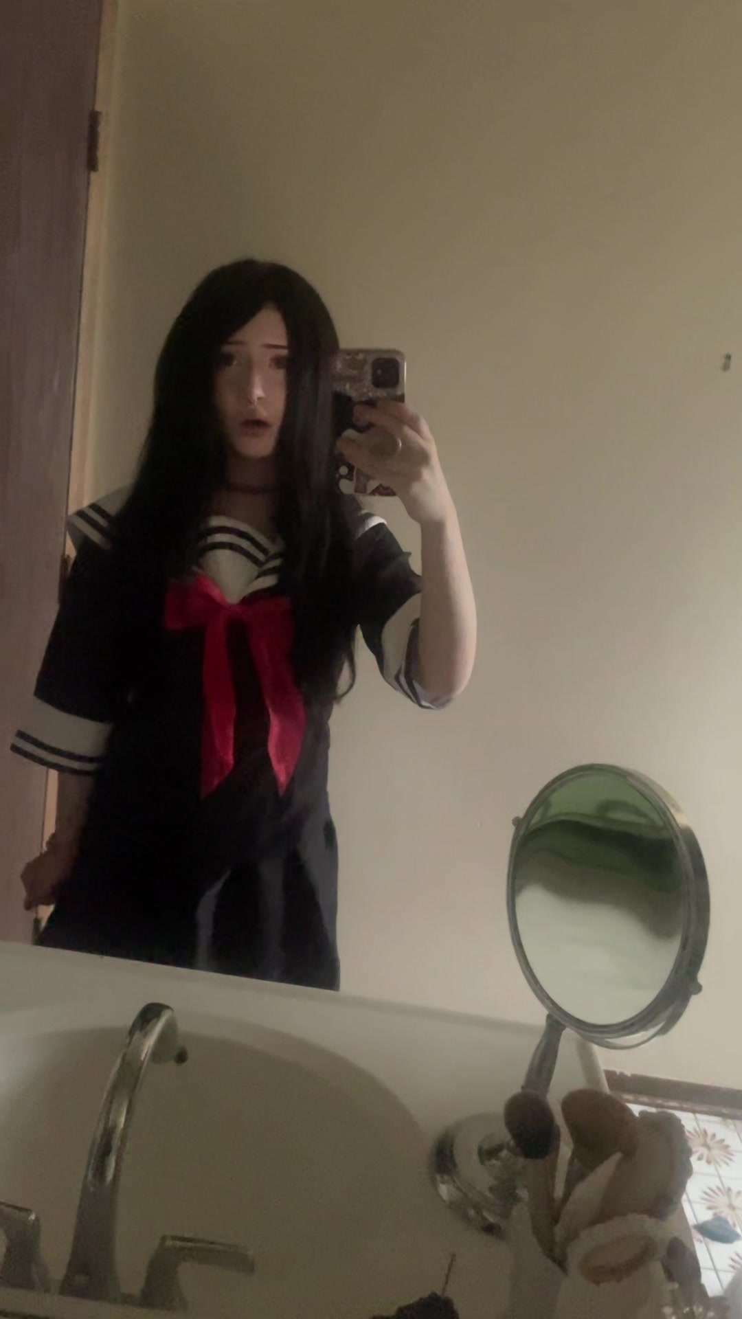 @Ellliee