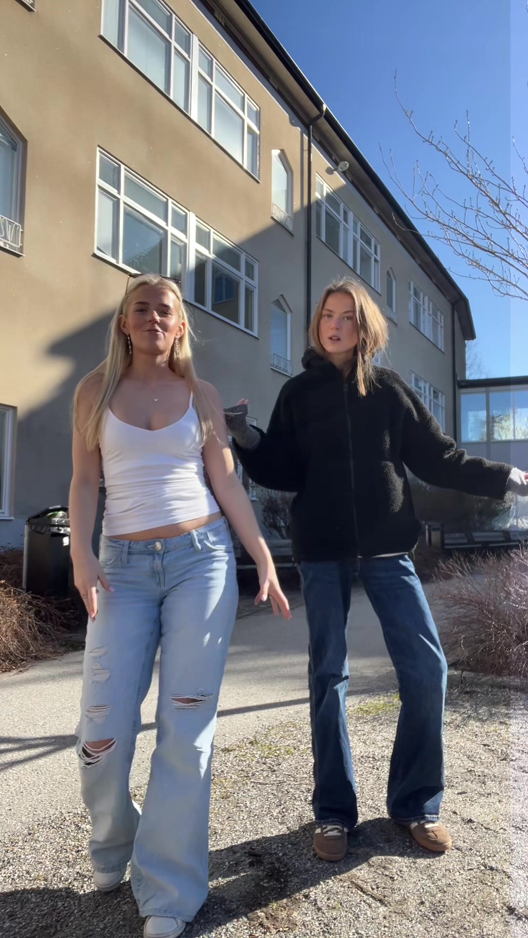 @elladensnellla