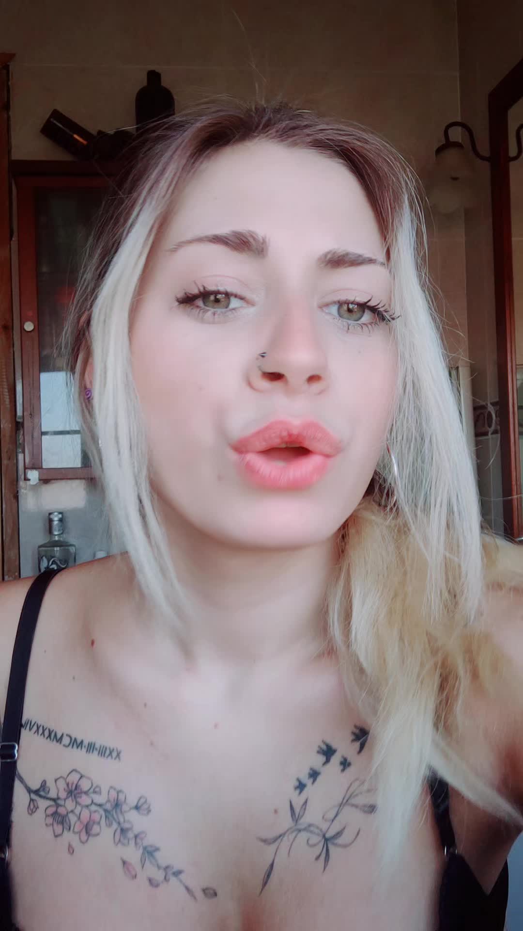 @LuciaMadreDeUnCachorroLobo