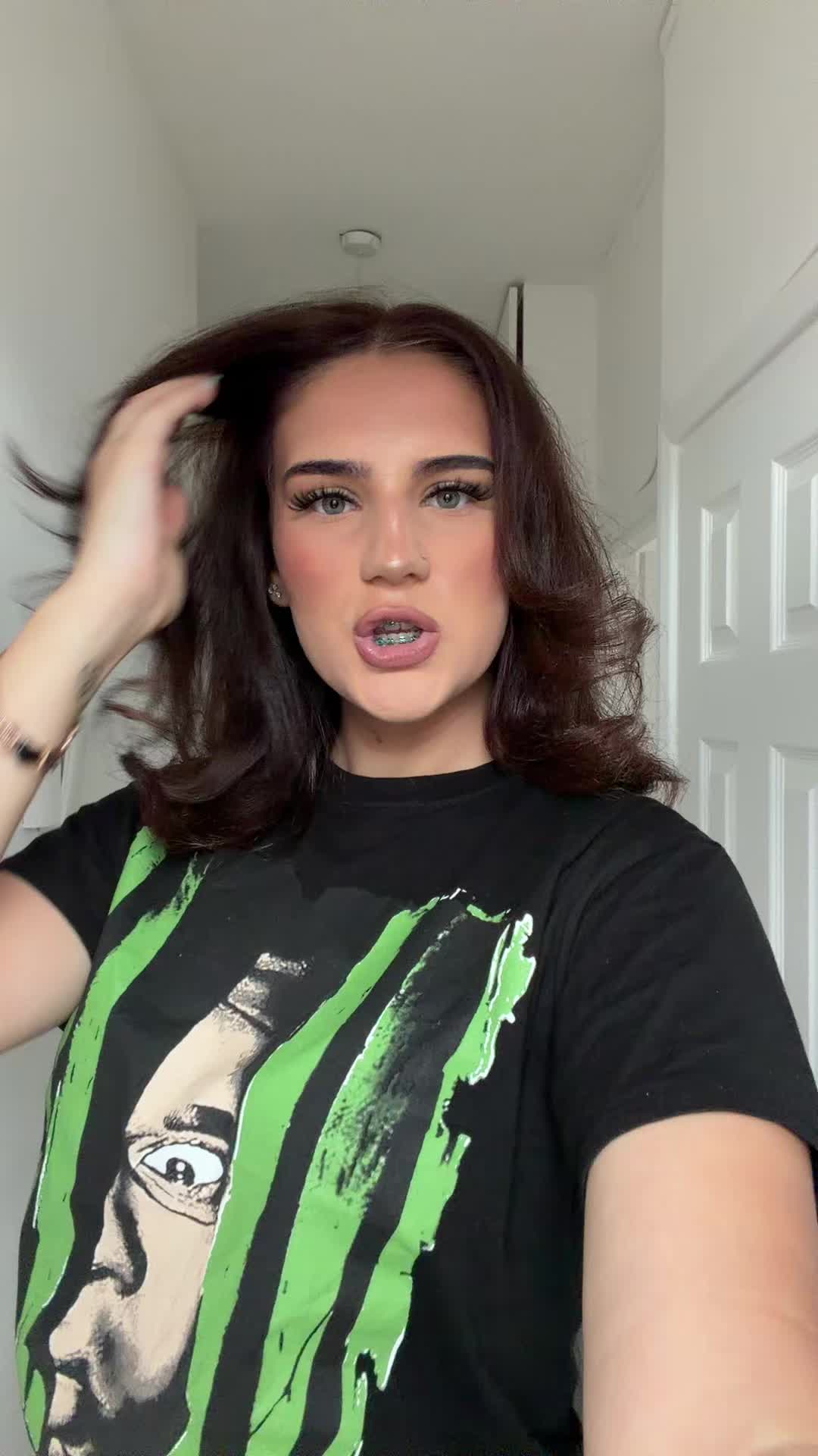 @️
