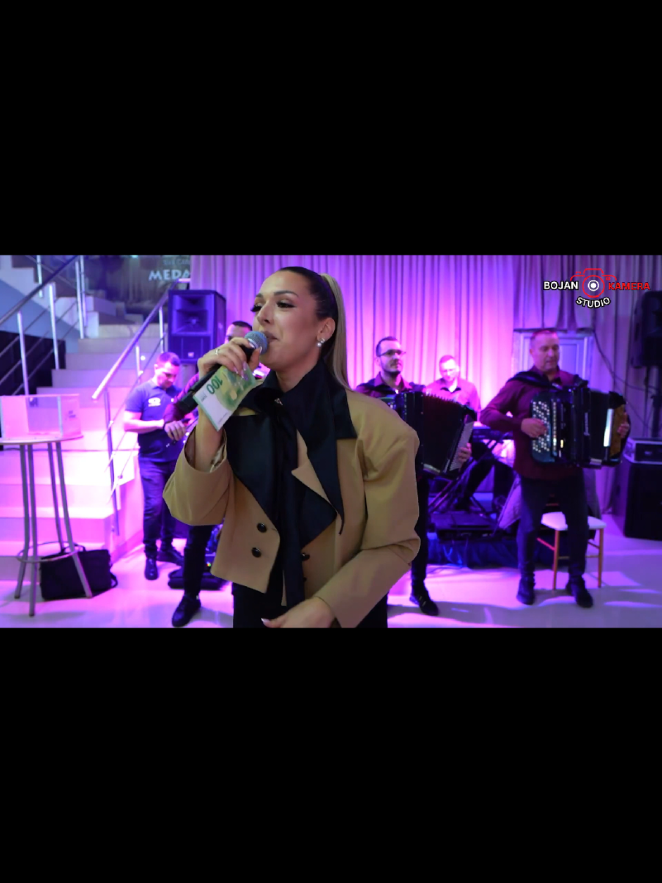@Dul&euro;
