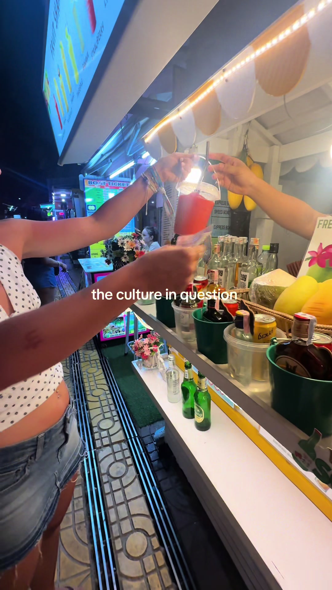 @Tia | thatgirlwhotravels