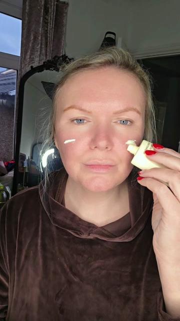 @Helzbeauty