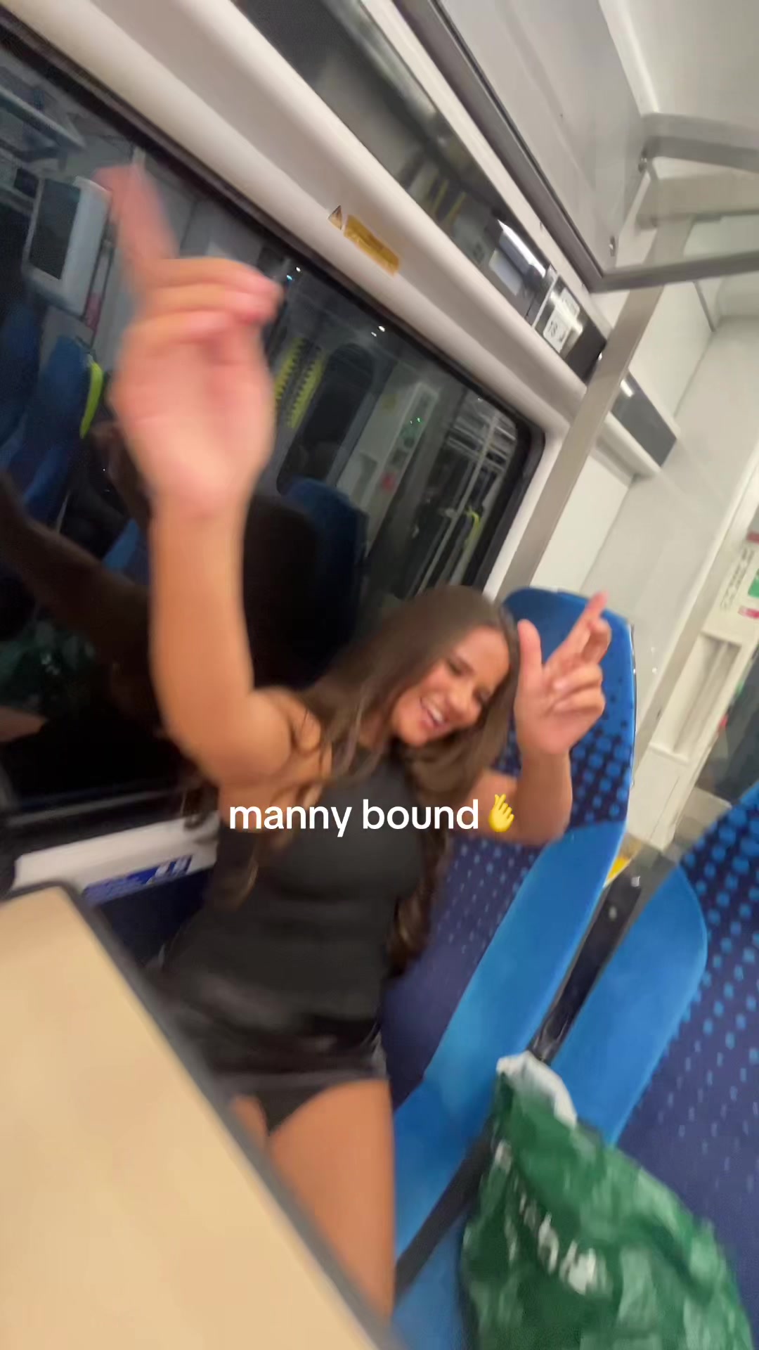 @poppymarshall_