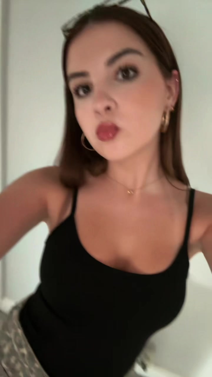 @livvi_jones_