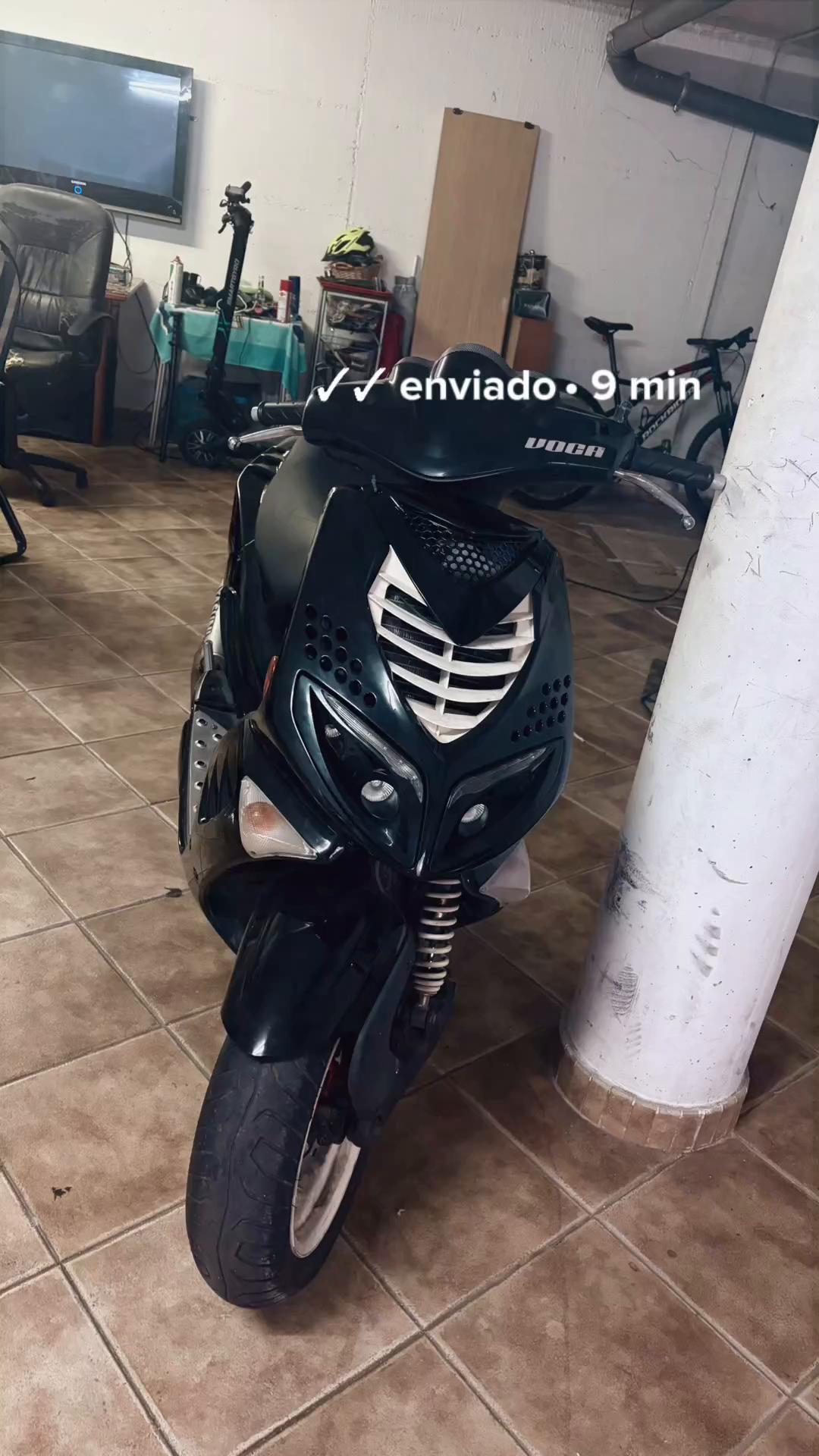 @👤