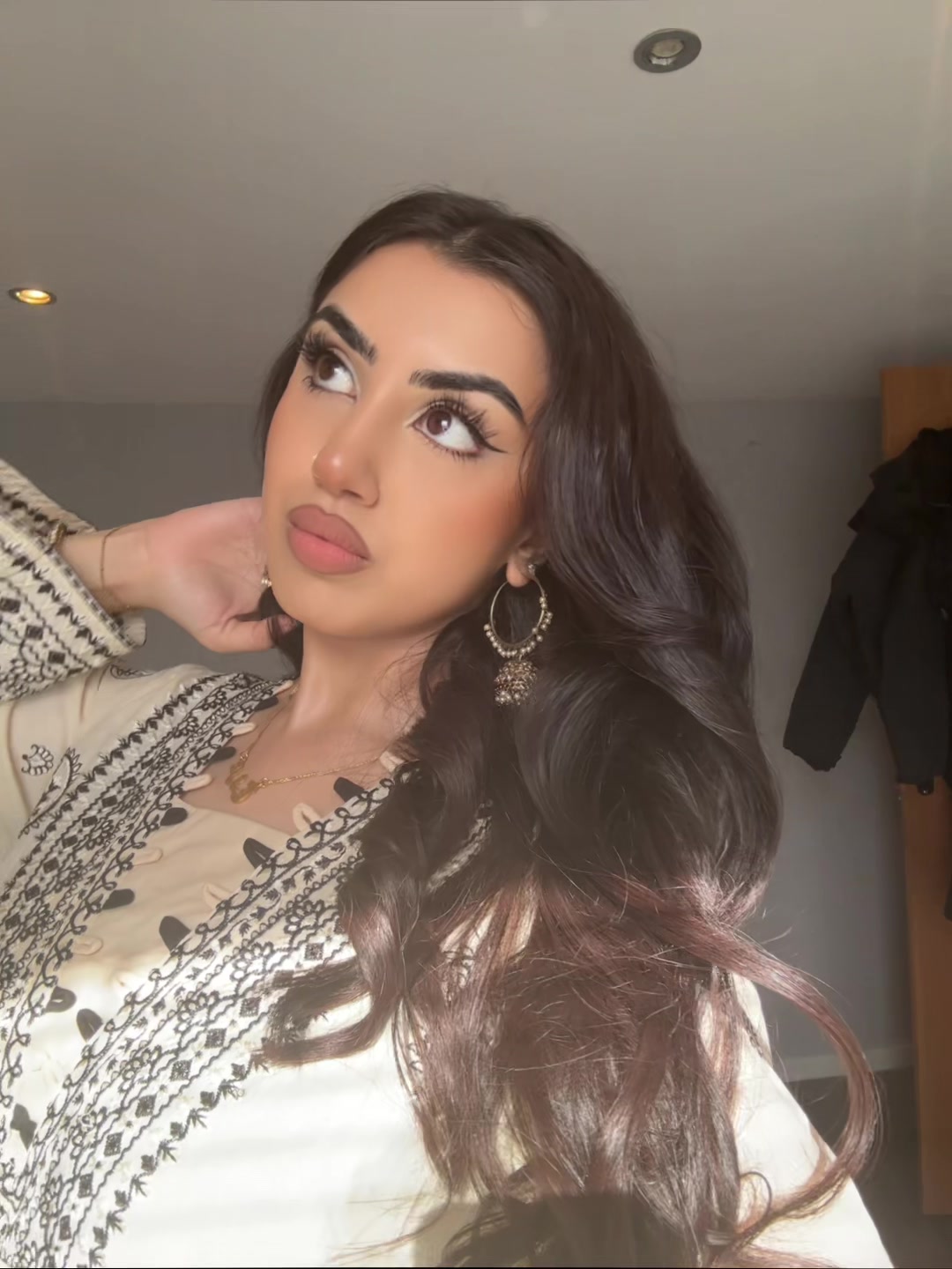 @arooj