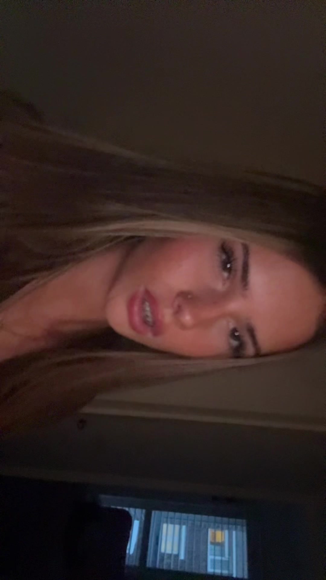 @️