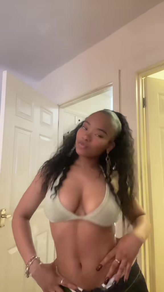 @YoungAthena