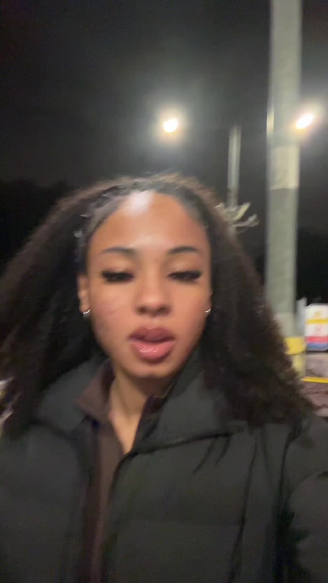 @︎︎👩🏽🦱ྀིྀི