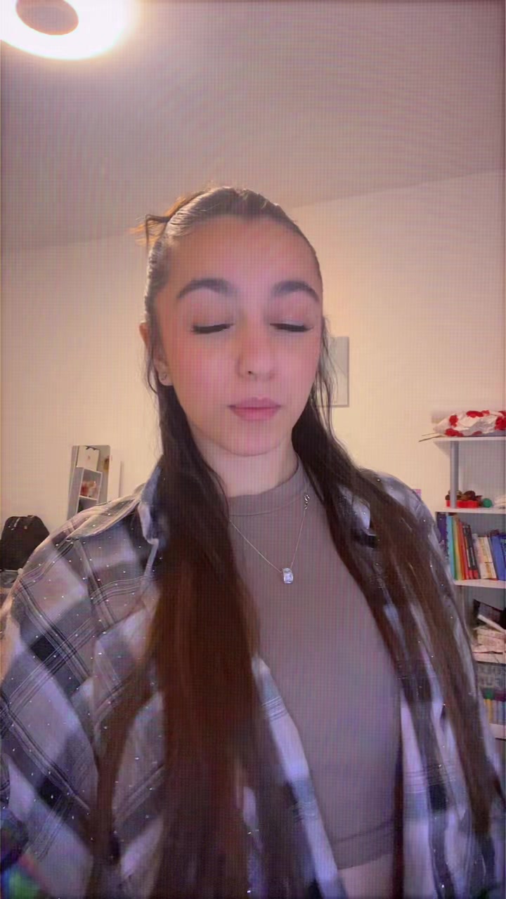 @𝒮𝑜𝒻𝒾𝒶💋