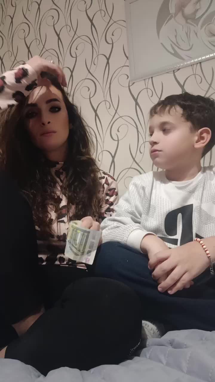 @Delorellis