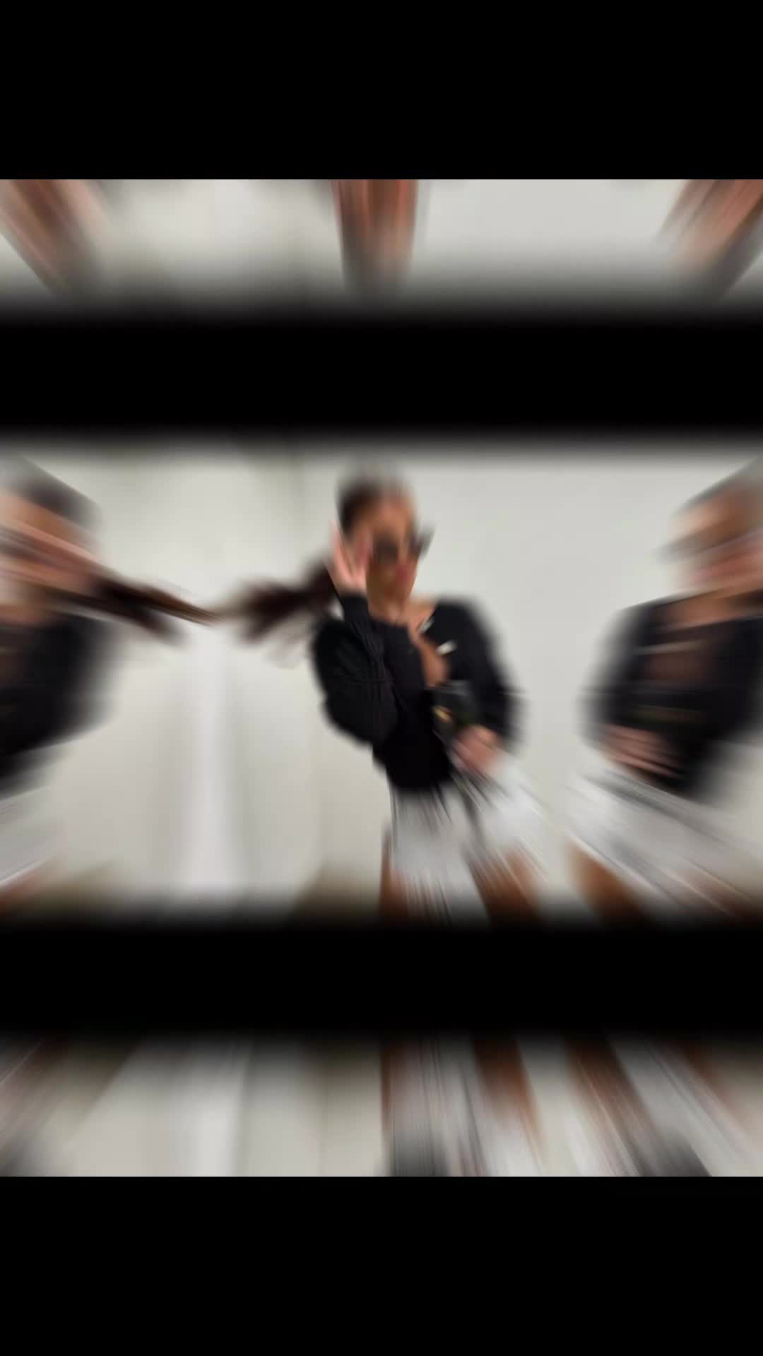 @Black dress
