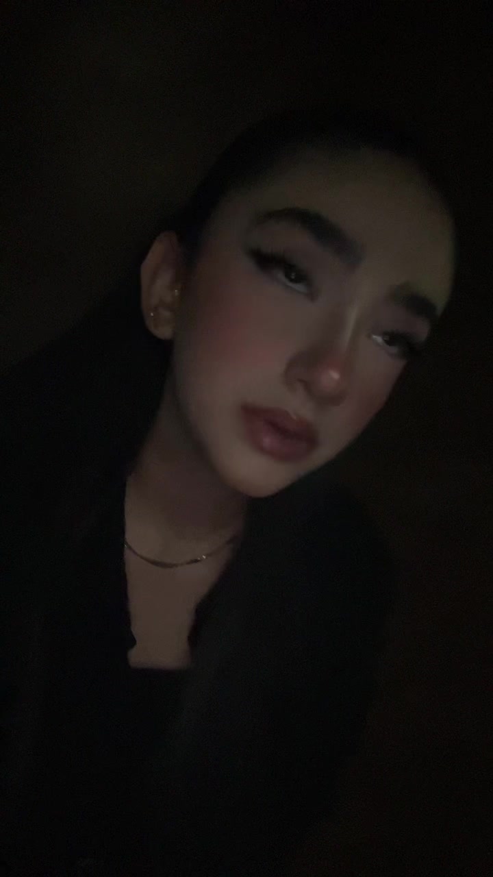 @👧🏻