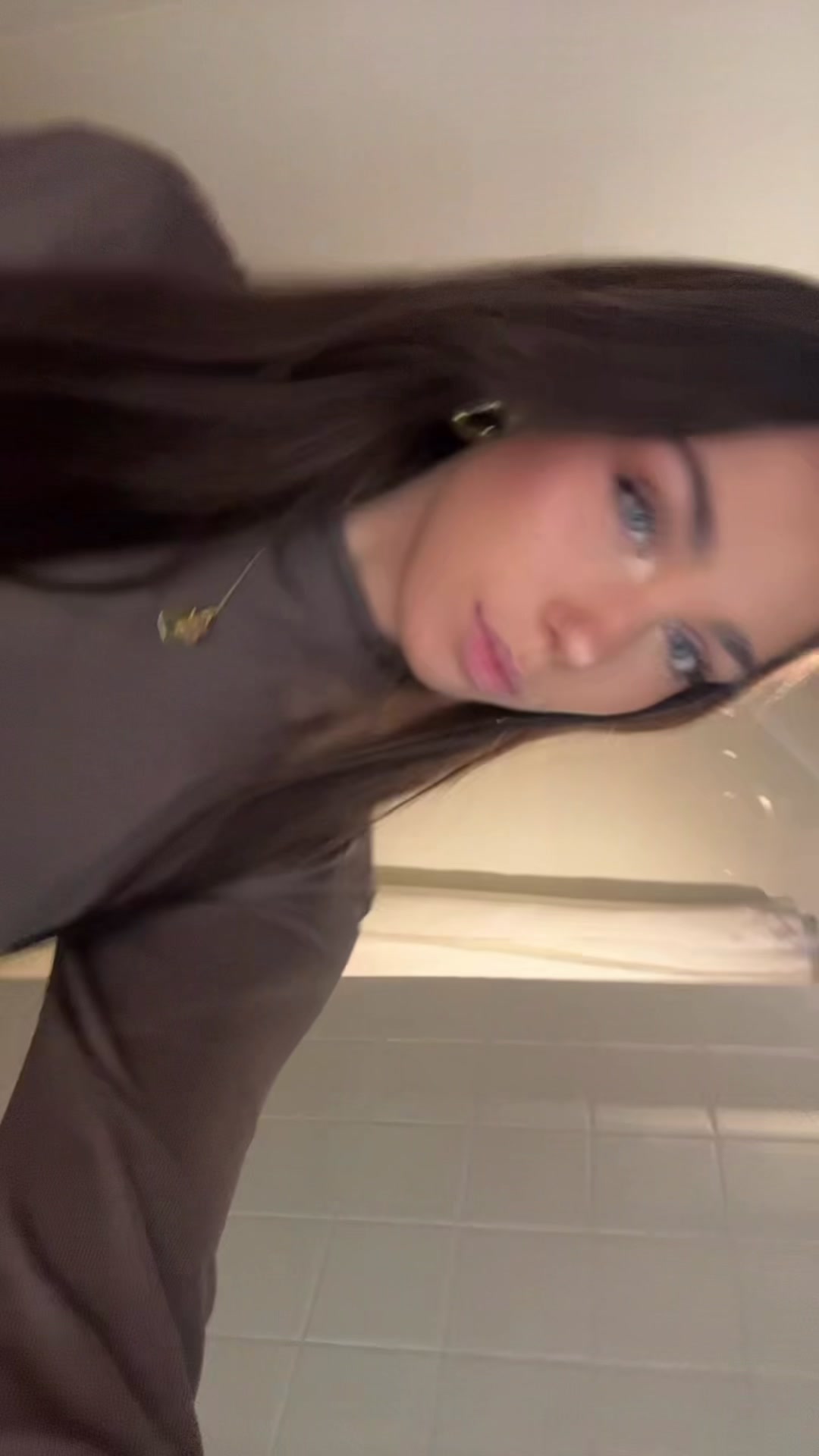 @daniela