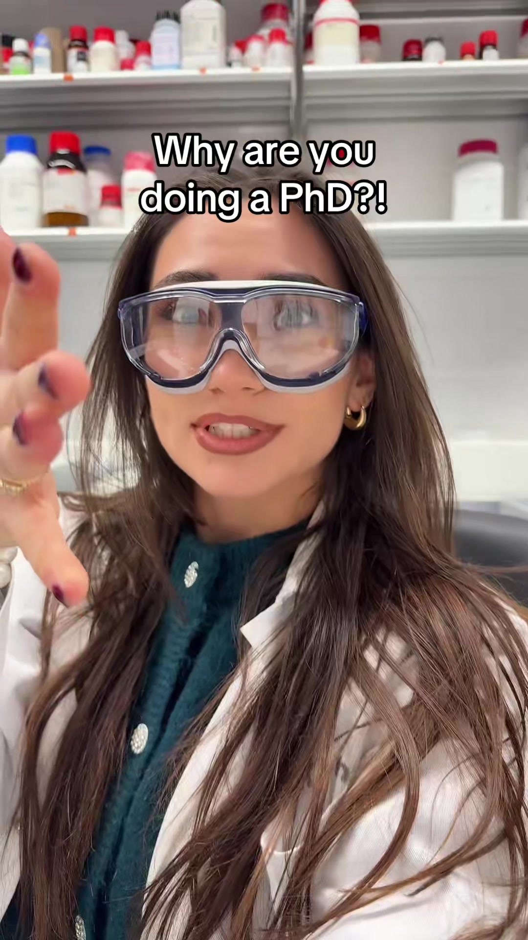@Emilia the Chemist👩🏽🔬💃