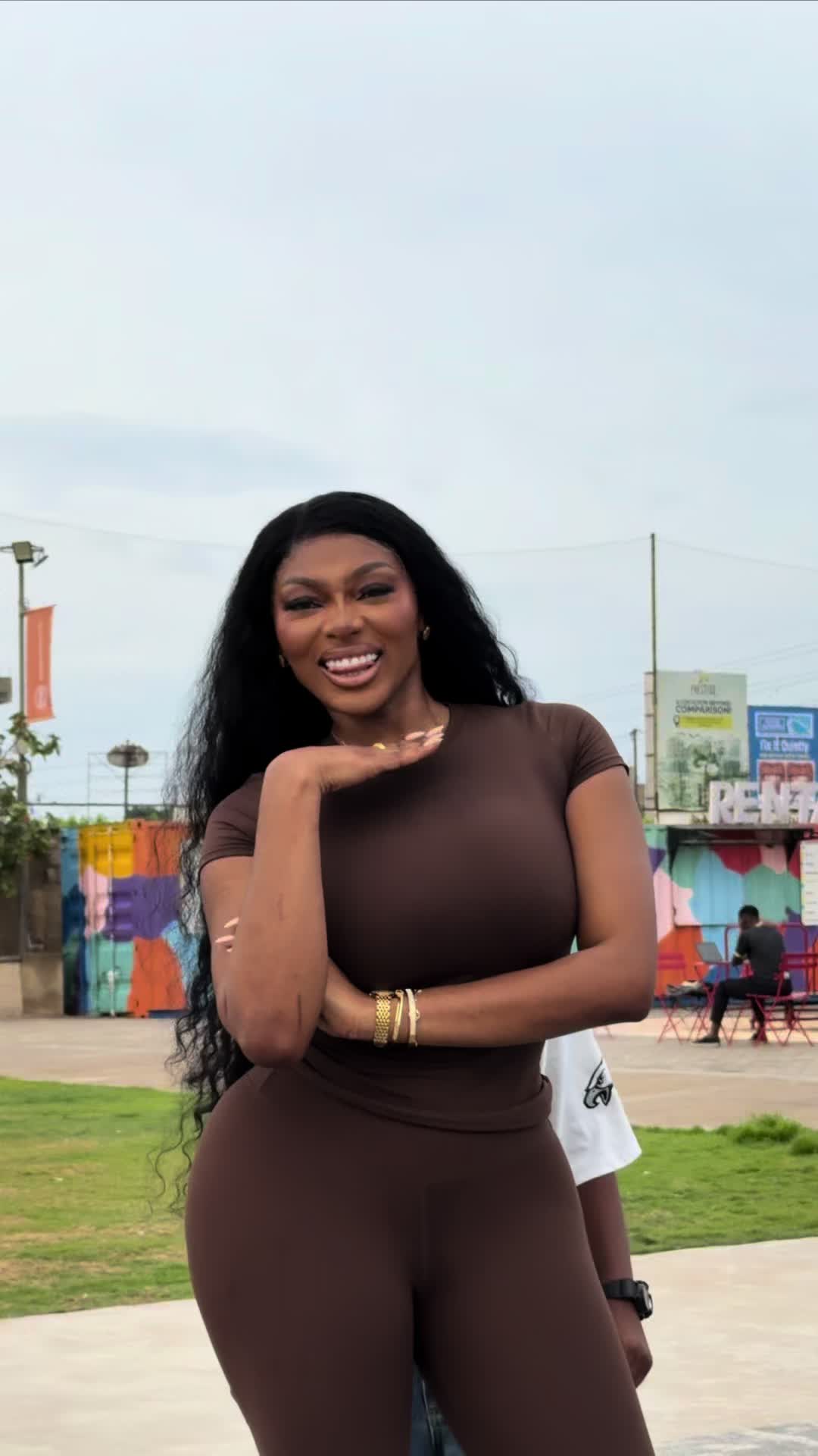 @AfroBella GH🇬🇭🦅 (boss lady)