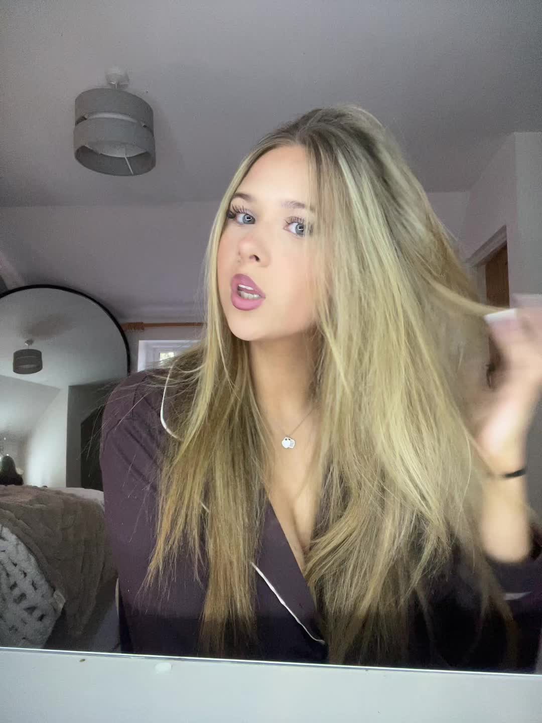 @𝐞𝐥𝐥𝐚 𝐩𝐞𝐚𝐫𝐥🤍
