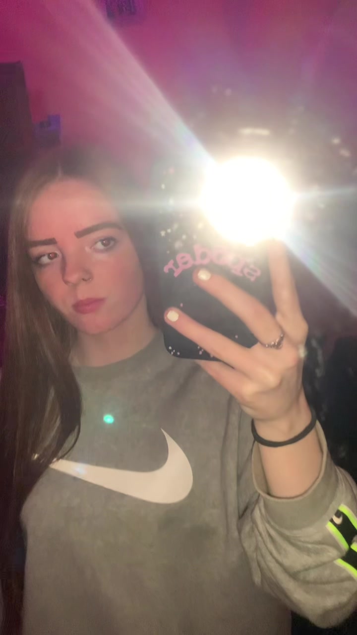 @🥳