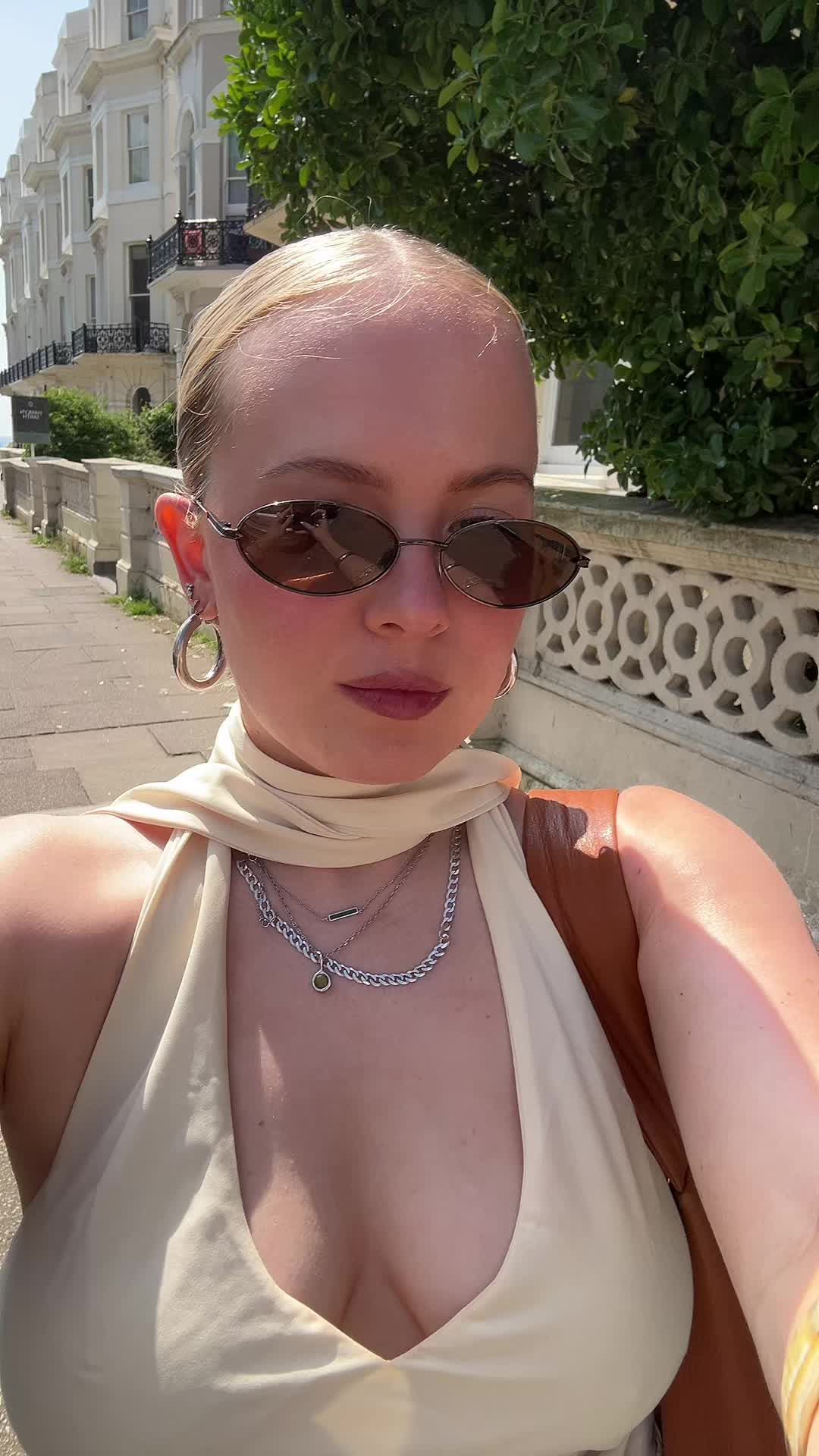 @Ella