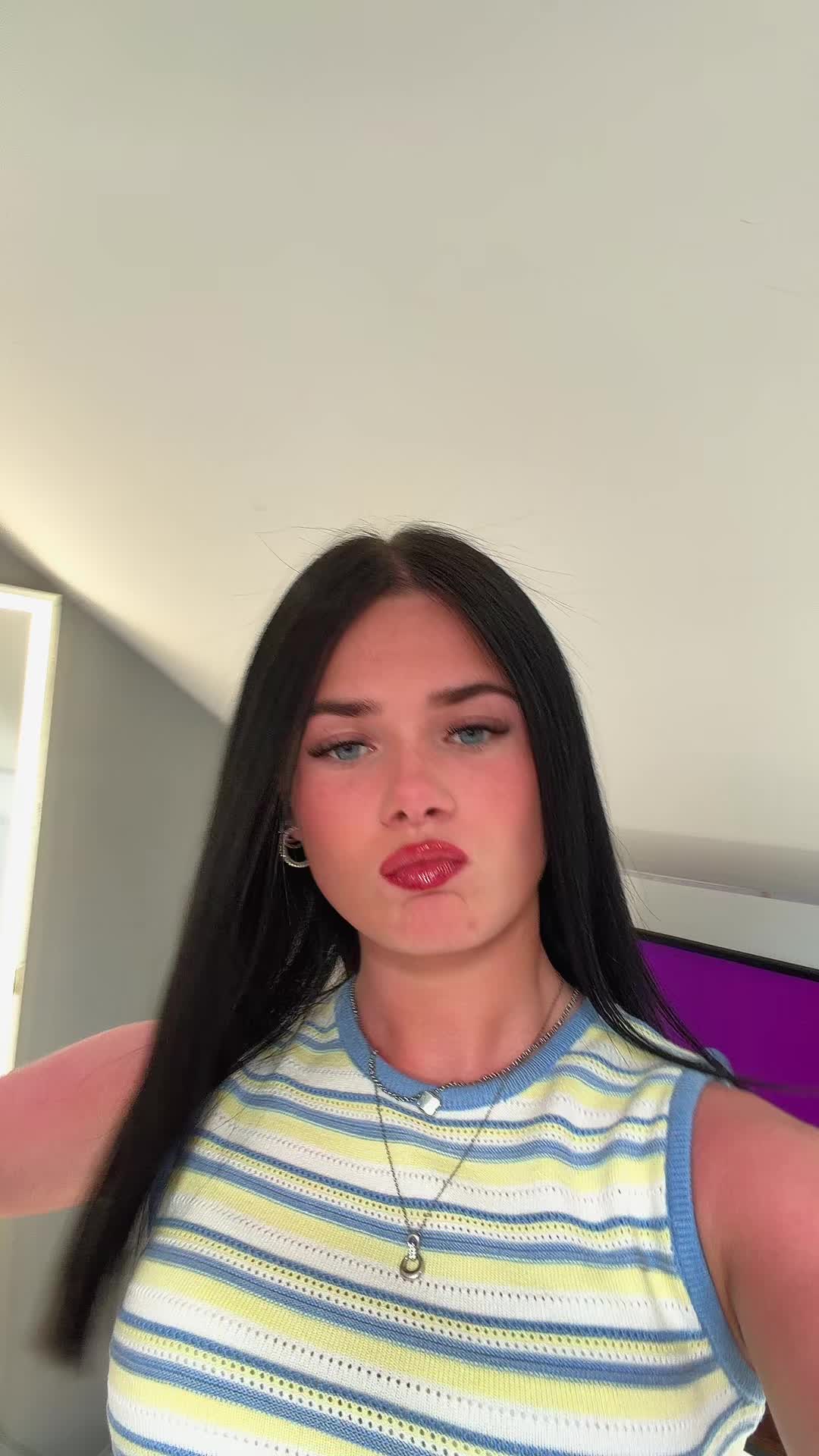 @Sophia🧸💫