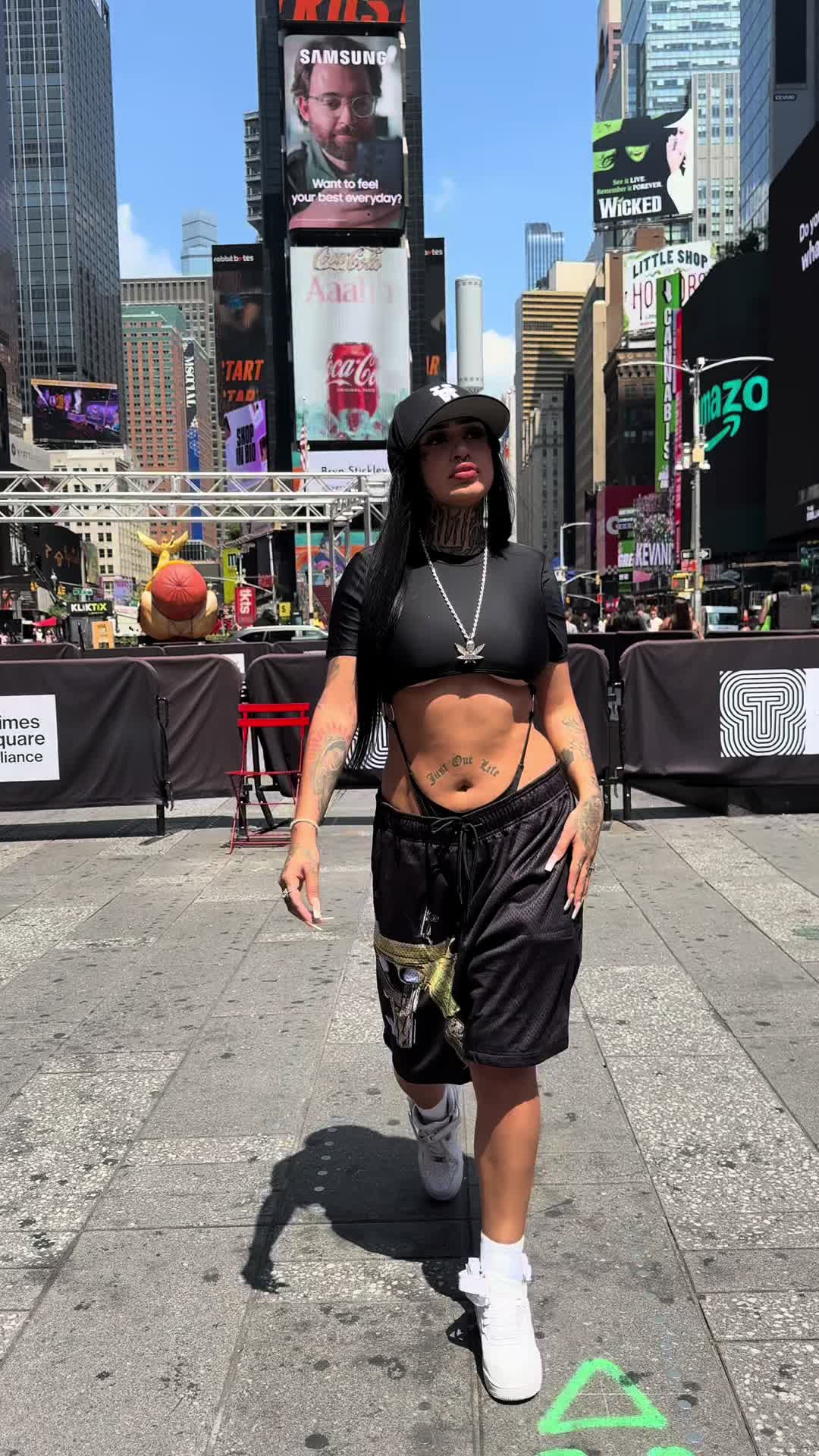 @chicanarosas13