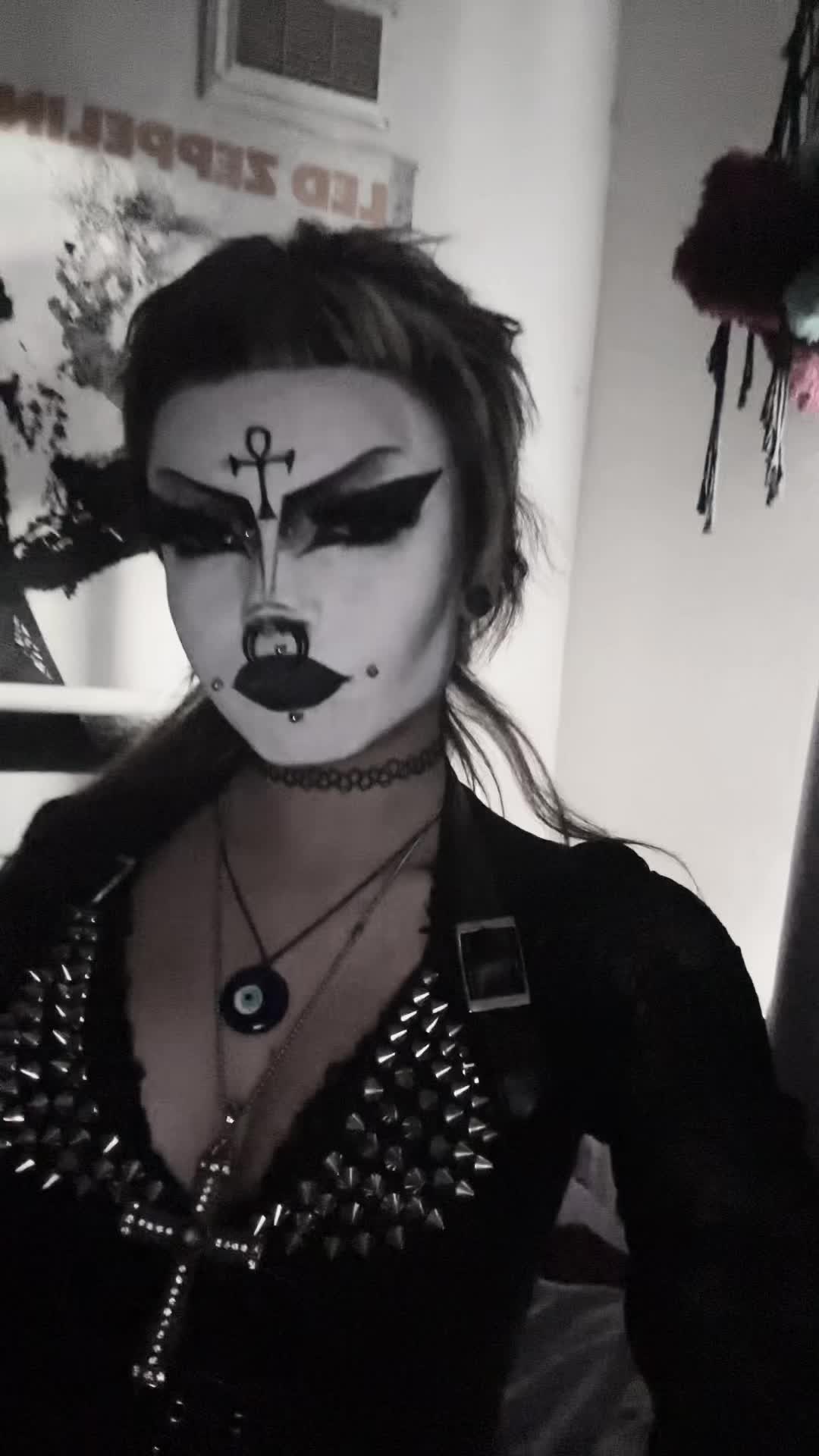 @Meg🦇
