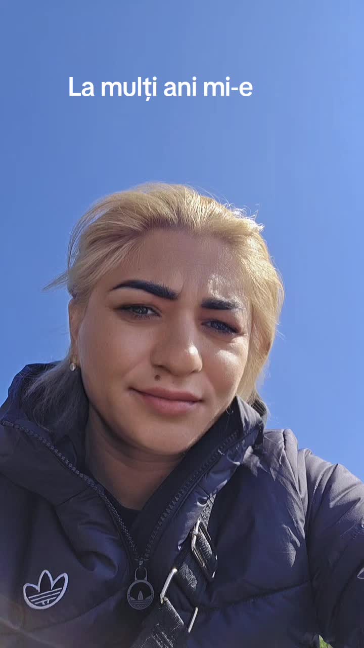 @lizaaa