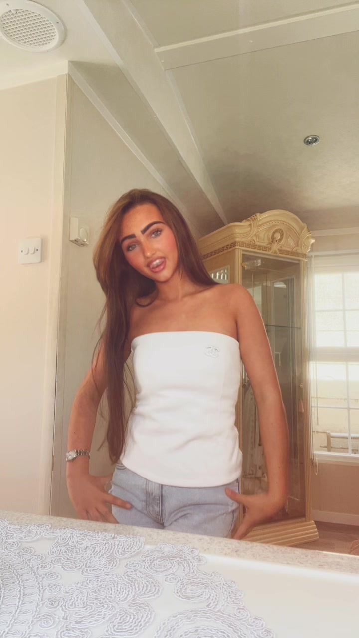 @𝒲𝒾𝓃𝓃𝒾ℯ 𝓂𝒶𝓇𝒾ℯ 👸🏽