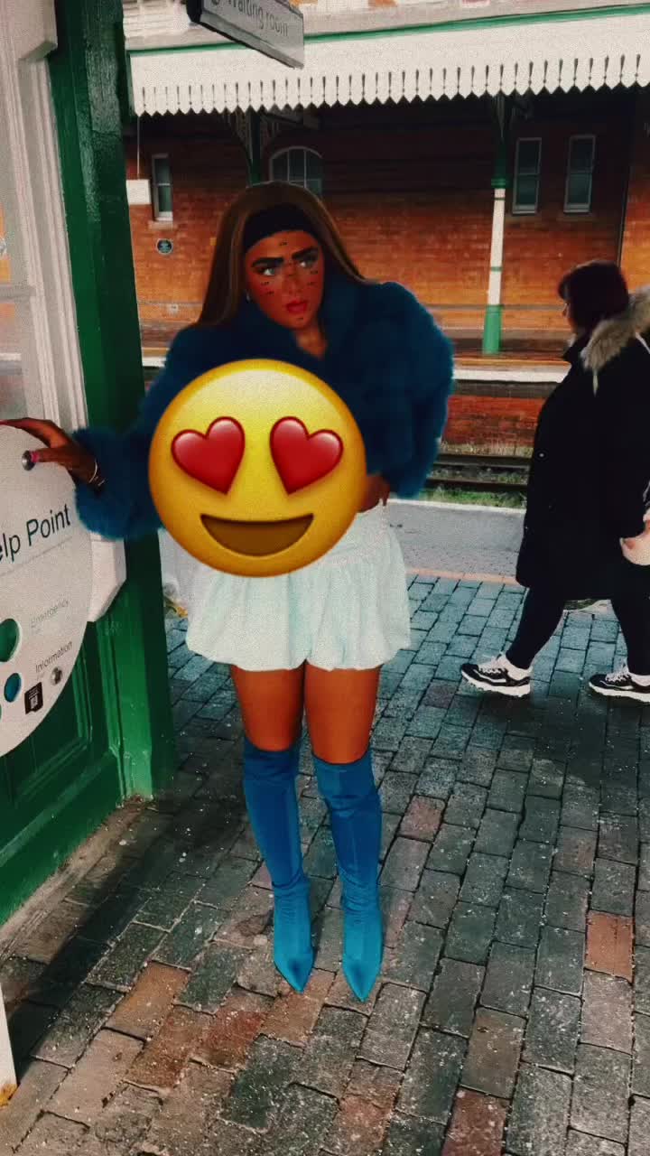 @Destinie