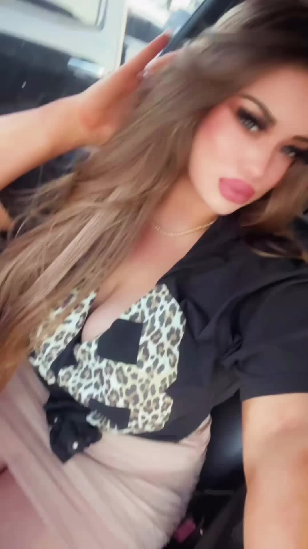 @AshlleyEllizabeth