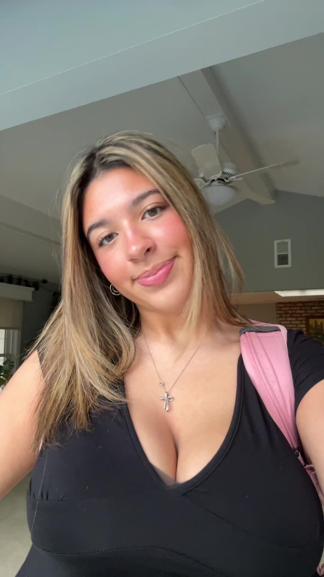 @lolavelezz