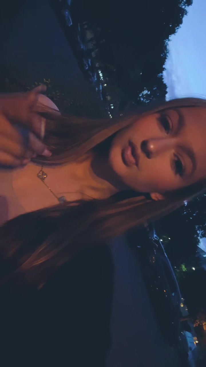 @🫐