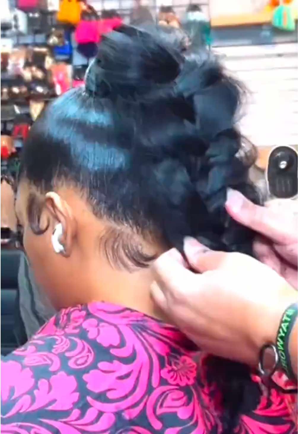 @Tee Que.TheHairPistol